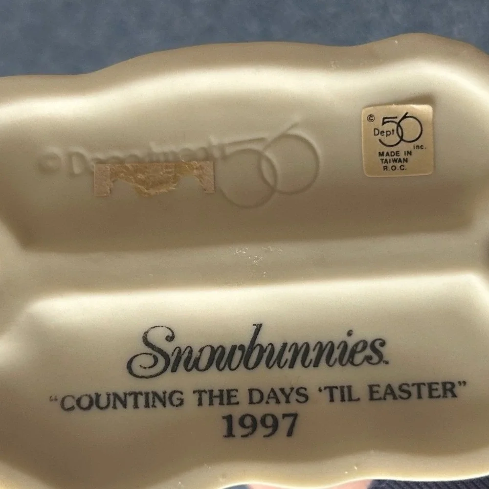 Department 56 snowbunnies figurine
